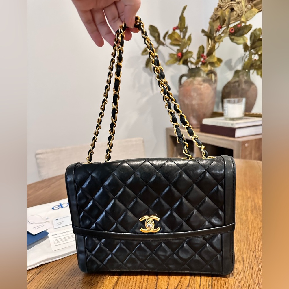 CHANEL Quilted Matelasse CC Logo Lambskin Chain Shoulder Bag Black